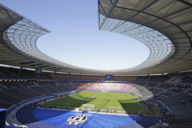 Estadio olímpico de Berlín se apunta al autoconsumo con energía solar