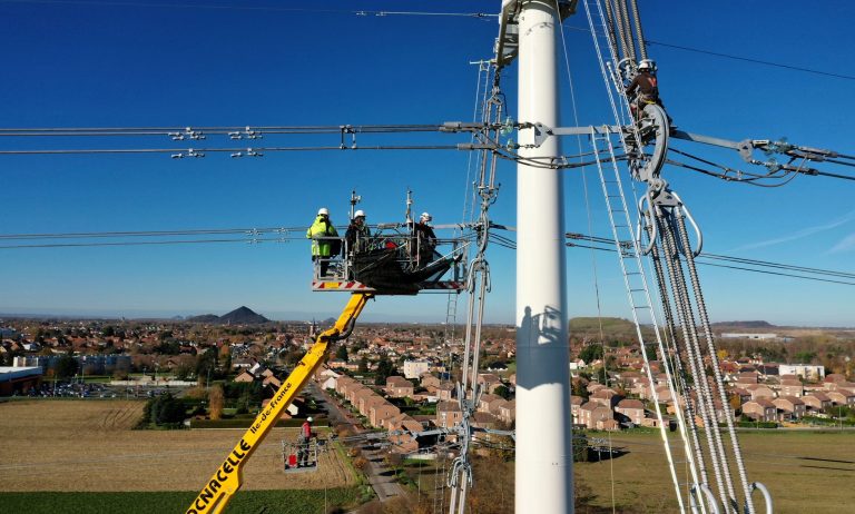 Al menos 19 de los 27 Estados de la UE aplicarán iniciativas para enfrentar crisis electricidad