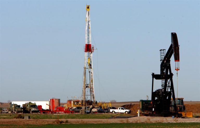 El crudo de Texas sube a 92,31 dólares el barril; no descartan aumente a 100