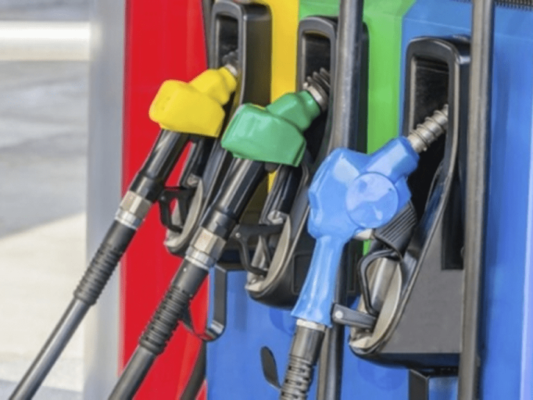 Gobierno dice detuvo aumentos de todos los combustibles tras pagar RD$540 millones más