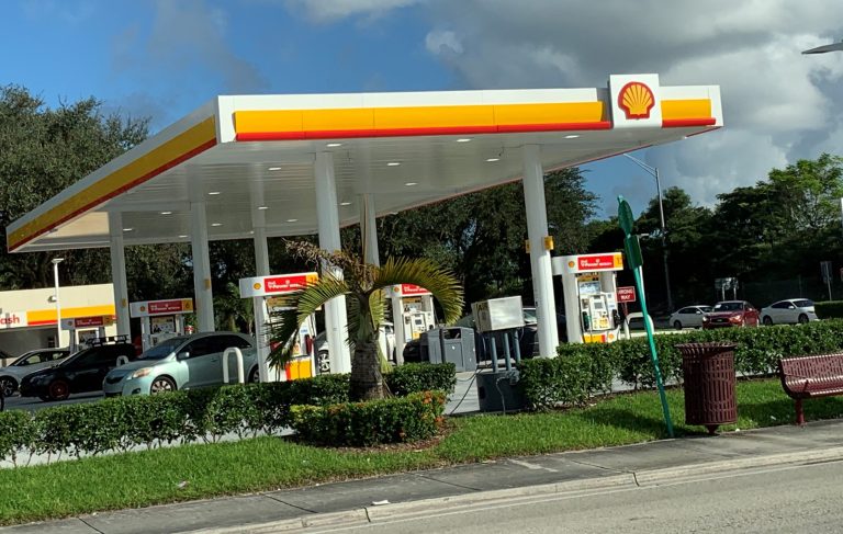 Alzas del petróleo provocan incrementos en todos los combustibles, excepto el gas natural