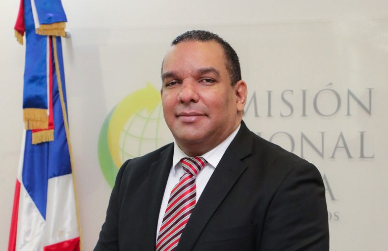 Director CNE reconoce falta de planificación lleva pérdidas gigantescas empresas de distribución