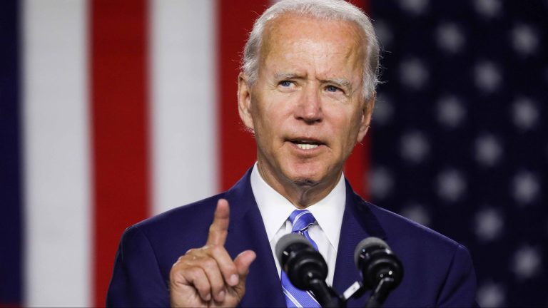 Presidente Joe Biden advierte que invasión rusa a Ucrania haría subir precios de la gasolina en EE.UU