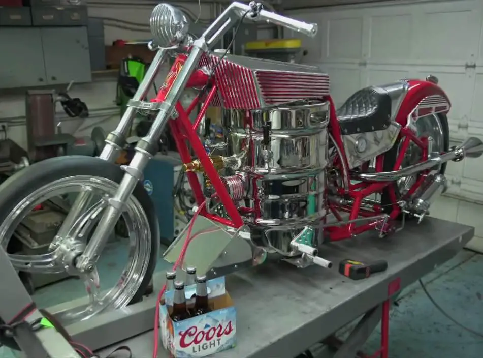 Inventan una motocicleta que usa cerveza como combustible en Minnesota - EH+