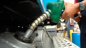 Ecuador prevé ahorrar hasta US$550 millones al reducir subsidios a combustibles