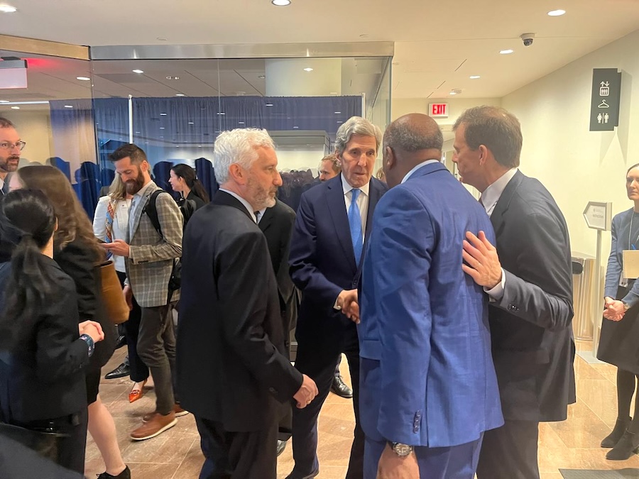 John Kerry, Ministro Antonio Almonte, Nathaniel Keohane, Presidente Center fo Climate and Energy Solution (C2ES). Fuente: Ministerio de Energía y Minas
