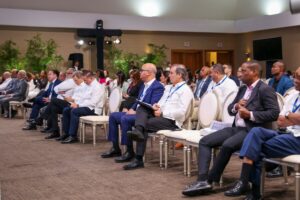 Parte de las autoridades, delegados internacionales y empresarios aeronauticos presentes