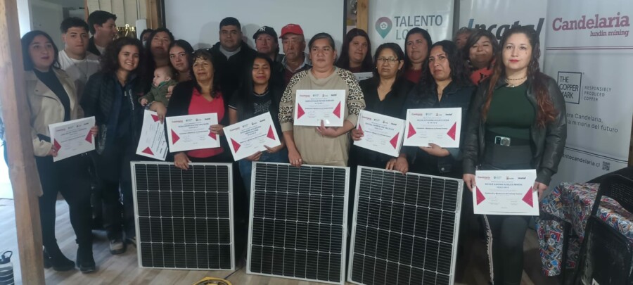 Paneles Solares Tierra Amarilla. (Foto: Minera Candelaria).