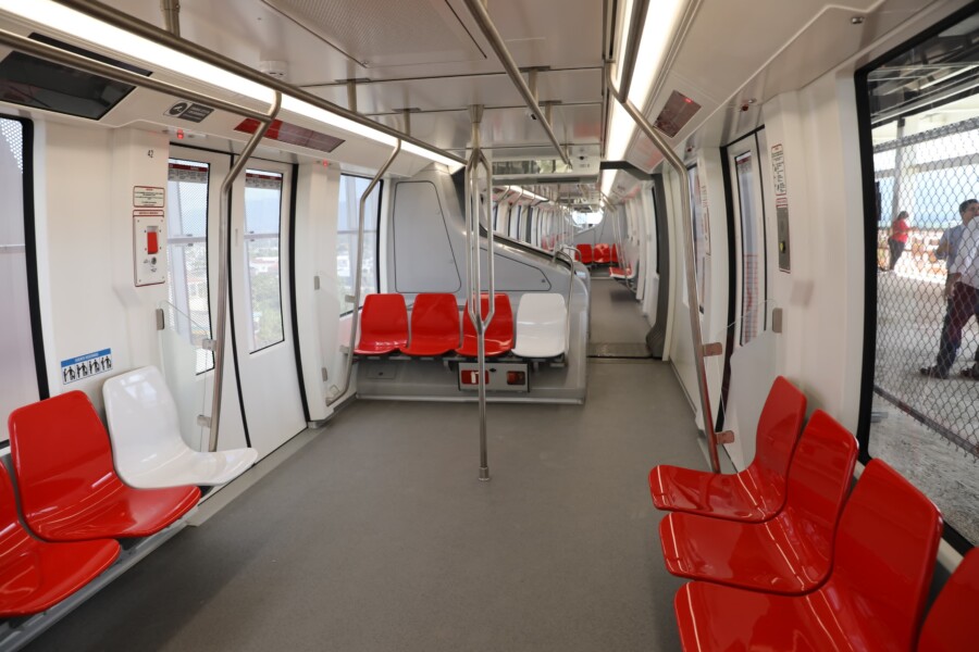 Interior del Monorriel de Santiago. 