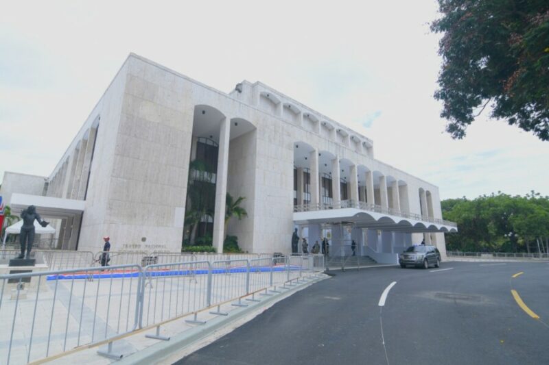 Avanzan preparativos toma de posesión del presidente Luis Abinader en el Teatro Nacional.