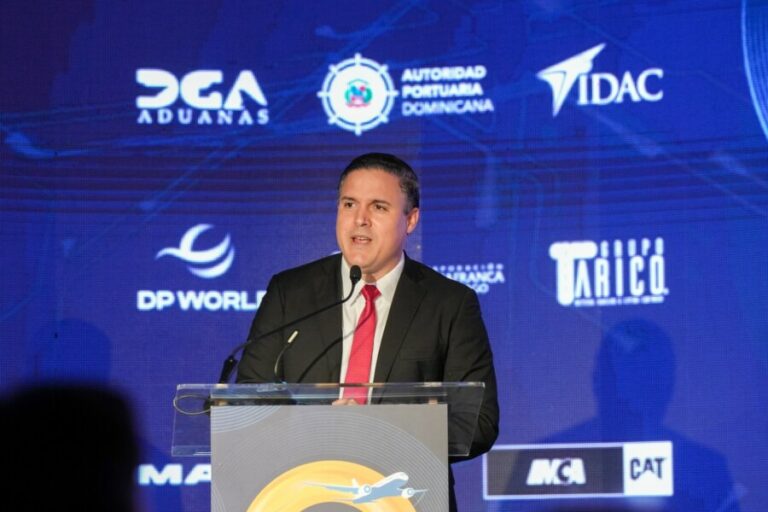 Destacan avances en la conectividad logística de RD durante el Summit 2024