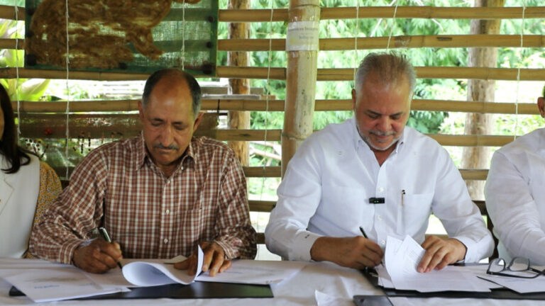 EGEHID pacta con federación reforestar entorno hidroeléctricas Pinalito, Río Blanco y Aniana Vargas