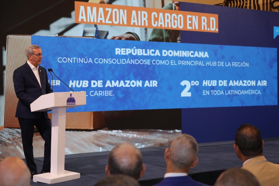 Luis Abinader en LA Semanal con la Prensa detalló los avances.