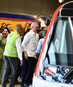El presidente Luis Abinader durante la inauguración de la Línea 2C del Metro de Santo Domingo
