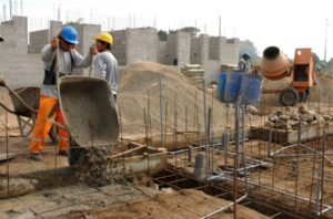 Empleados de la construcción durante una jornada laboral