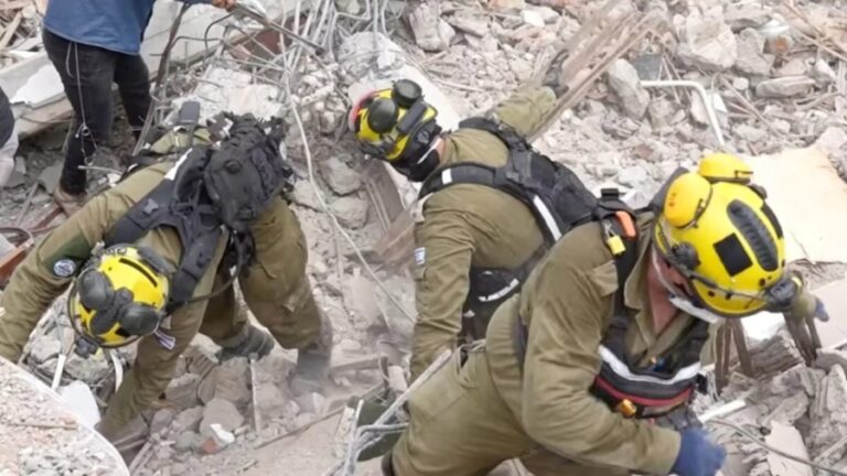 Derrumbe en mina de oro deja 13 muertos y siete heridos en Colombia