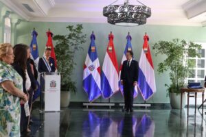 Fredrik Lammert Keurhorst recibe Orden del Mérito de Duarte, Sánchez y Mella al concluir misión en RD