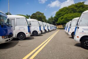 Gobierno entrega 40 autobuses para transporte universitario