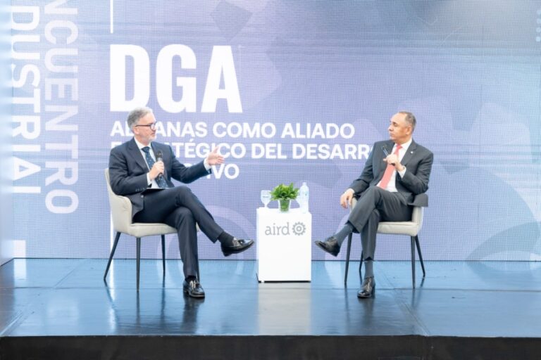 AIRD destaca papel de Aduanas en la competitividad y pide mayor cooperación público-privada
