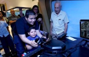 IDAC impulsa vocaciones aeronáuticas entre niños y jóvenes durante Feria del Libro