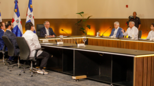 Presidente Luis Abinader durante “LA Agenda”, realizada en Santiago, donde abordó el impacto de las obras de infraestructura y transporte en la región.